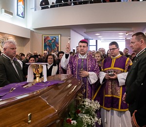 Biskup Šaško predvodio sprovodnu misu i obrede za vlč. Bubnjara